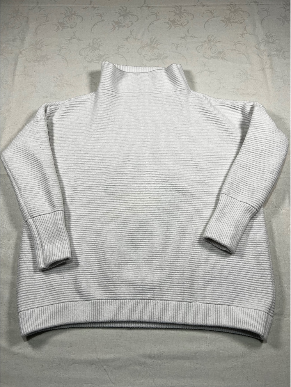 Womans Chicwish Ribbed Knit Sweater Size Small/Medium Off White